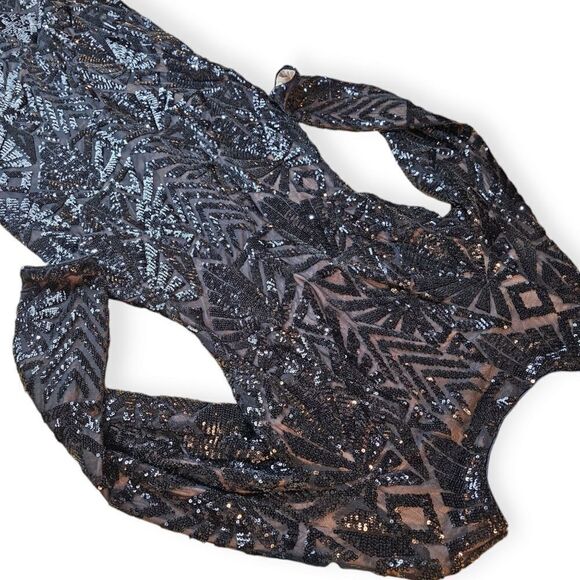 Dress the Population Emery Long Sleeve Black Sequin Cocktail Dress - Picture 4 of 16